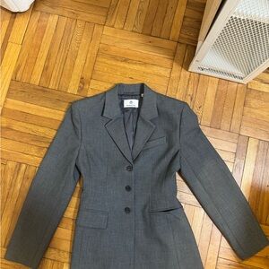 Aritzia Babaton Women's Gray Fitted Blazer